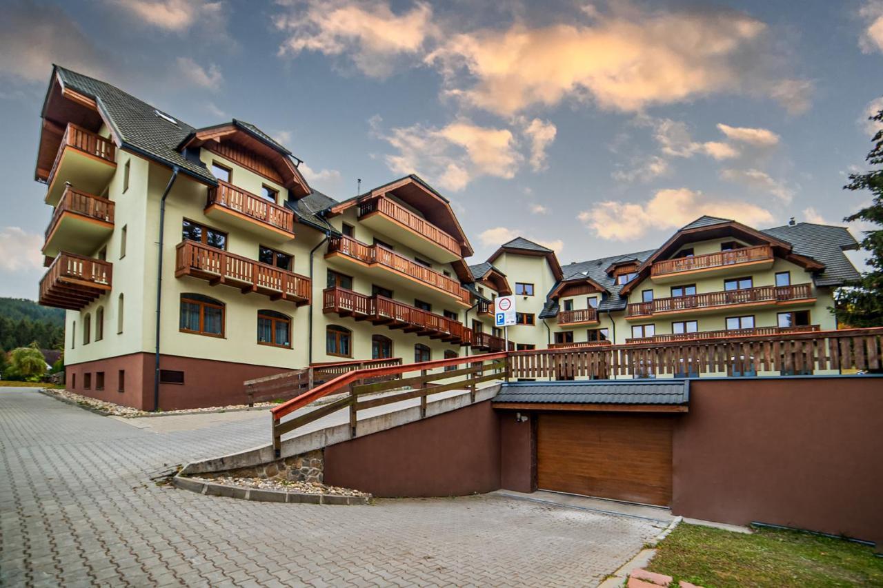 Apartman Tulanie 62 Kamzik Donovaly 2 Izbovy Mezonet Deluxe Parkovanie V Podzemnej Garazi Zdarma Kültér fotó